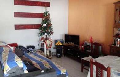 Imagem: A casa possui 2 Dormitórios, 2 Banheiros, 4 Vagas na garagem