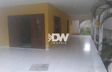 Imagem: A casa possui 5 Dormitórios, 5 Banheiros, 350m² de Área e