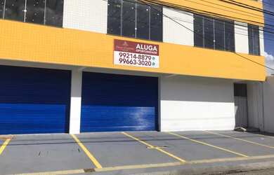 Imagem: O depósito possui 5 Vagas na garagem e 220m² de Área e está