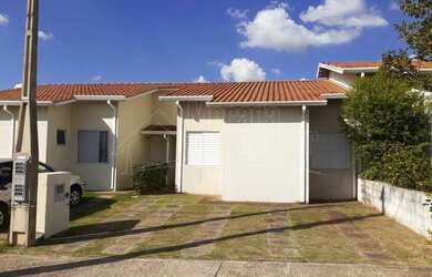 Imagem: A casa em condomínio possui 3 Dormitórios, 2 Banheiros, 3