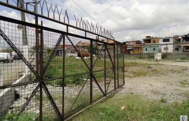 Imagem: O terreno possui Imóvel novo e está localizado em Parque Novo
