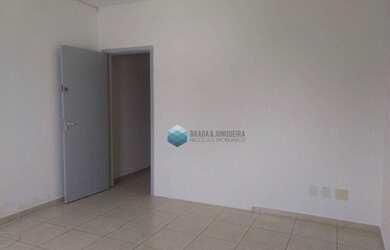 Imagem: O depósito possui 1 Vaga na garagem, 37m² de Área e está