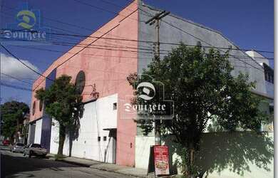 Imagem: O depósito possui 2.100m² de Área e está localizado em