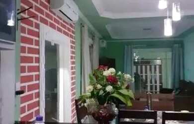 Imagem: A casa possui 2 Dormitórios, 1 Banheiro, 2 Vagas na garagem