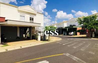 Imagem: A casa em condomínio possui 3 Dormitórios, 3 Banheiros, 2