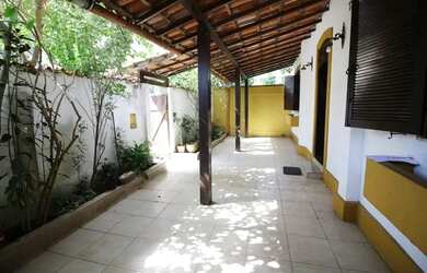 Imagem: A casa para alugar possui 3 Dormitórios, 4 Banheiros, 4 Vagas