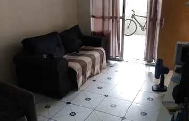 Imagem: A casa possui 3 Dormitórios, 2 Banheiros, 1 Vaga na garagem