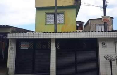 Imagem: A casa possui 2 Dormitórios, 1 Banheiro, 1 Vaga na garagem