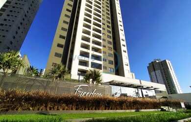 Imagem: O apartamento possui 1 Dormitório, 2 Banheiros, 2 Vagas na