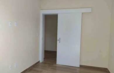 Imagem 5: Vendo casa em Palhoça. Piscina, Churrasqueira, 2 Vagas na garageme3 Dormitórios