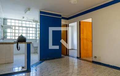 Imagem: O apartamento possui 2 Dormitórios, 1 Banheiro, 1 Vaga na garagem