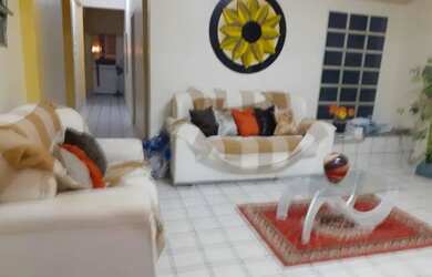 Imagem: O apartamento possui 2 Dormitórios, Imóvel mobiliado e está