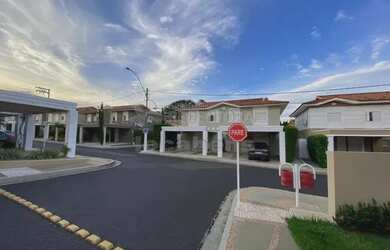 Imagem: A casa em condomínio possui 4 Dormitórios, 5 Banheiros, 4