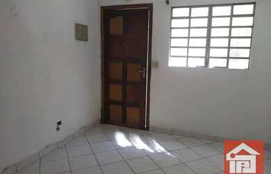 Imagem: A casa possui 1 Dormitório, 1 Banheiro, 70m² de Área e está