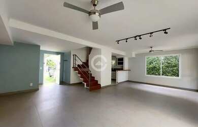 Imagem: A casa em condomínio possui 4 Dormitórios, 5 Banheiros, 4