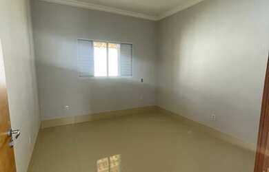 Imagem: A casa em condomínio possui 3 Dormitórios, 2 Banheiros, 2