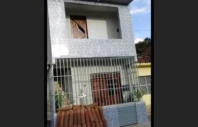 Imagem: A casa possui 2 Dormitórios e 1 Banheiro e está localizado