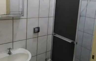 Imagem: A casa e possui 2 Dormitórios, Suítes, 1 Banheiro, 135-0m²