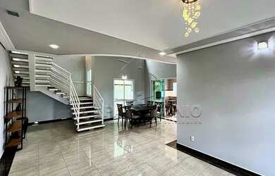 Imagem: A casa em condomínio possui 4 Dormitórios, 1 Banheiro, 5 Vagas