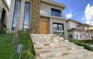 Imagem: A casa em condomínio possui 4 Dormitórios, 5 Banheiros, 5