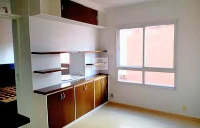 Imagem: O apartamento possui 1 Dormitório, 1 Banheiro, 1 Vaga na garagem