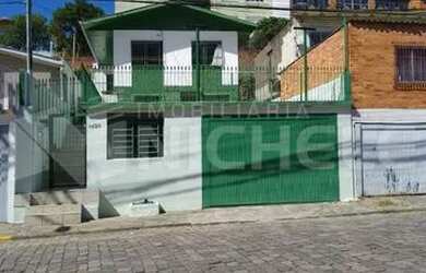 Imagem: A casa possui 3 Dormitórios, 1 Banheiro, 65m² de Área, Churrasqueira