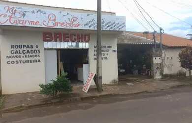 Imagem: A casa possui 2 Dormitórios, 1 Banheiro, 3 Vagas na garagem