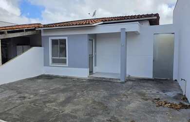 Imagem: A casa em condomínio possui 3 Dormitórios, 2 Banheiros, 3