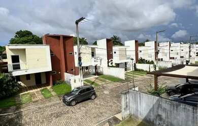 Imagem: A casa em condomínio possui 3 Dormitórios, 2 Banheiros, 4