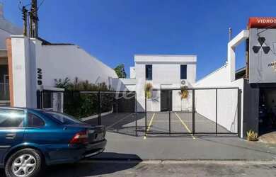 Imagem: O depósito possui 5 Vagas na garagem e 600m² de Área e está