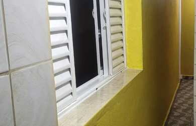 Imagem: A casa possui 1 Dormitório, 1 Banheiro, 27m² de Área e está