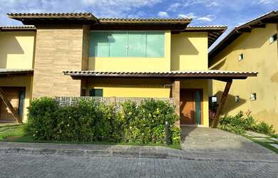 Imagem: A casa em condomínio possui 4 Dormitórios, 5 Banheiros, 2