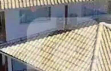 Imagem: A casa em condomínio possui 5 Dormitórios, 5 Banheiros, 5