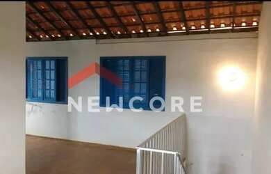 Imagem: A casa possui 3 Dormitórios, 2 Banheiros, 5 Vagas na garagem