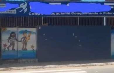 Imagem: A casa à venda possui 5 Dormitórios, 3 Banheiros, 1 Vaga na