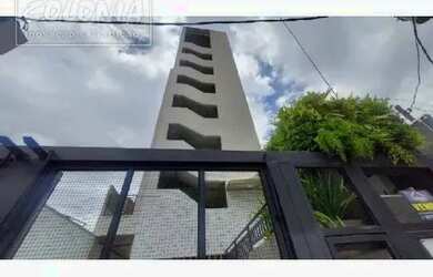 Imagem: O apartamento possui 1 Dormitório, 1 Banheiro, 1 Vaga na garagem