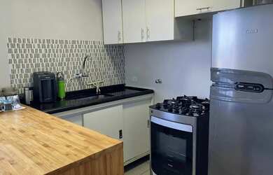 Imagem: O apartamento possui 1 Dormitório, 1 Banheiro, 1 Vaga na garagem