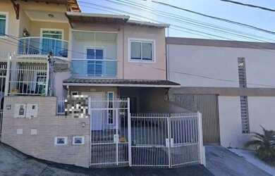 Imagem: A casa possui 2 Dormitórios, 2 Banheiros, 179m² de Área e