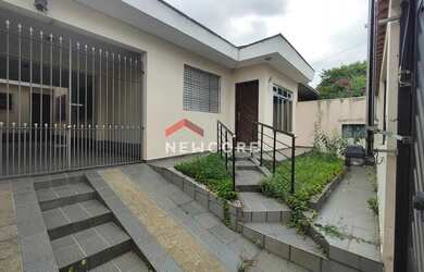 Imagem: A casa possui 3 Dormitórios, 3 Banheiros, 2 Vagas na garagem