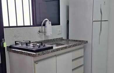 Imagem: A casa possui 1 Dormitório, 1 Banheiro, 1 Vaga na garagem