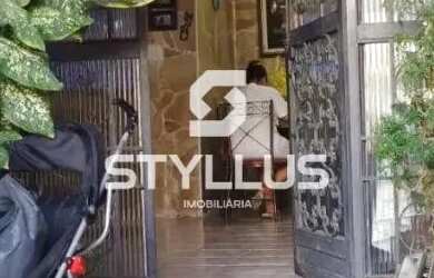 Imagem: A casa possui 4 Dormitórios, 4 Banheiros, 1 Vaga na garagem