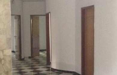 Imagem: A casa possui 5 Dormitórios, 5 Vagas na garagem, 380m² de