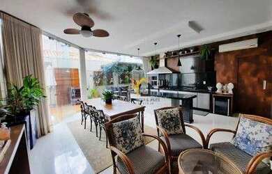 Imagem: A casa em condomínio possui 3 Dormitórios, 5 Banheiros, 4