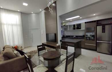 Imagem: A casa possui 3 Dormitórios, 2 Banheiros, 2 Vagas na garagem