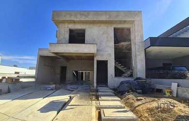 Imagem: A casa em condomínio possui 4 Dormitórios, 5 Banheiros, 4