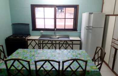 Imagem 8: Casa na Av Beira Mar. Churrasqueira, Varanda, 4 Vagas na garageme4 Dormitórios