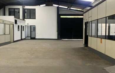 Imagem 5: Galpão/Depósito/Armazém para venda possui 290 metros quadrados