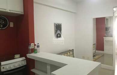 Imagem: A kitnet possui 1 Banheiro, 32m² de Área e está localizado