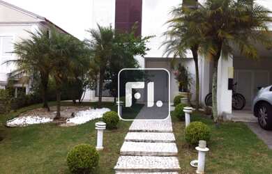 Imagem: A casa em condomínio possui 4 Dormitórios, 4 Banheiros, 4