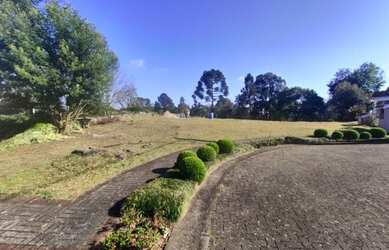 Imagem: O terreno possui 607m² de Área e está localizado em Gramado